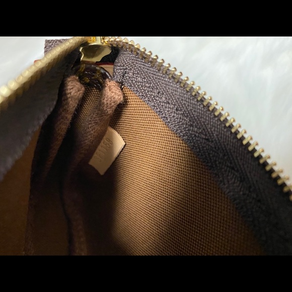 Authentic Louis Vuitton Mini Pochette Accessoires - Picture 5 of 7